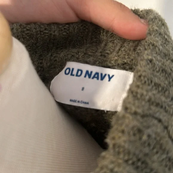 Old navy green sweater - Picture 2 of 2